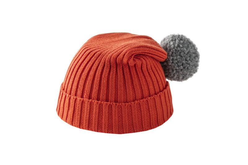 Pomarańczowa czapka z szarym pomponem